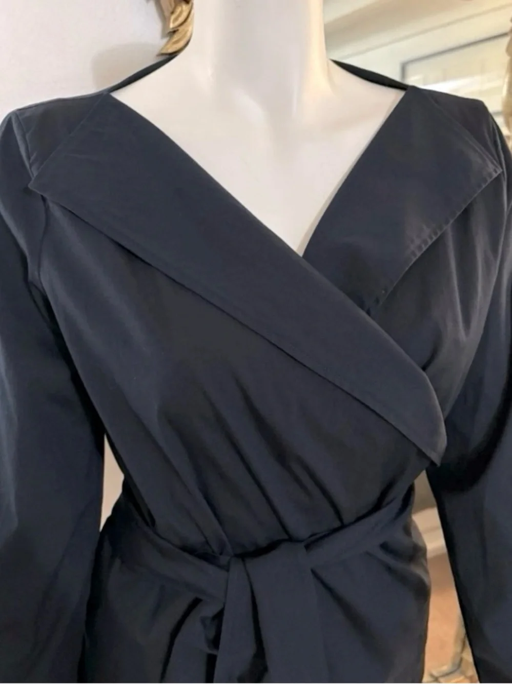 Escada women's long sleeve wrap
Blouse - Picture 3 of 9